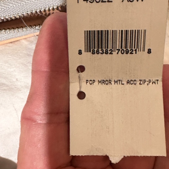 Coach “Poppy” Mirror Leather Zip Wallet NWT - Picture 4 of 8